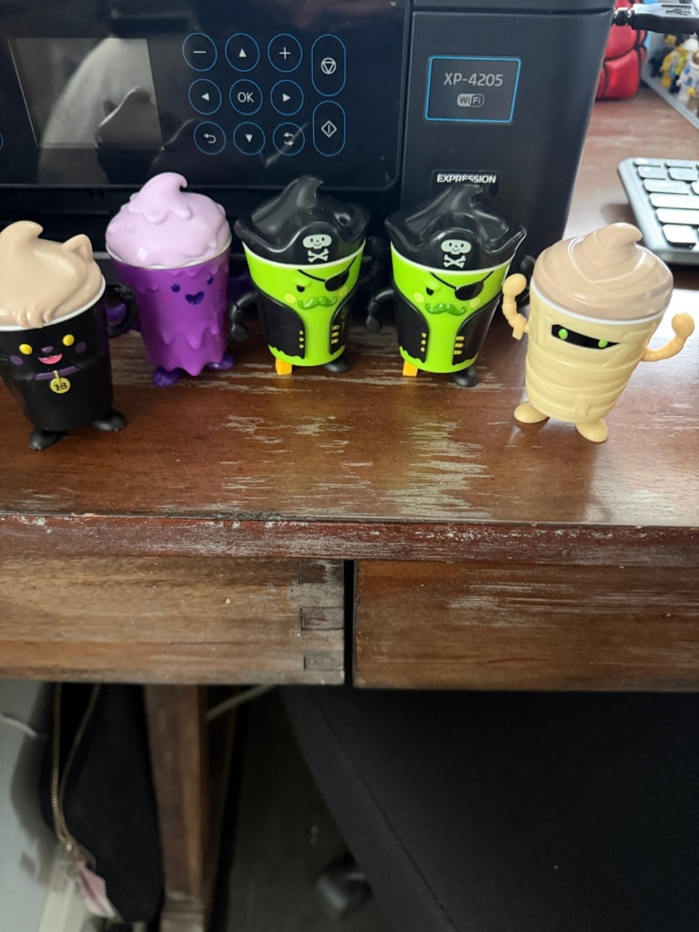 Wendy’s Halloween Frosty   Frights Kids Meal collectible Action Figures set of 5